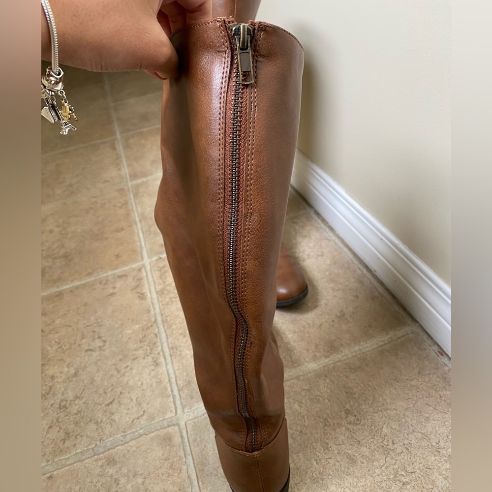 BRAND NEW HIGH RISE BOOTS - Picture 3 of 4